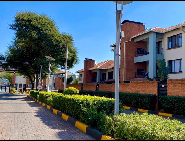 2 BEDROOM APARTMENT FOR SALE IN GREENSTONE HILL